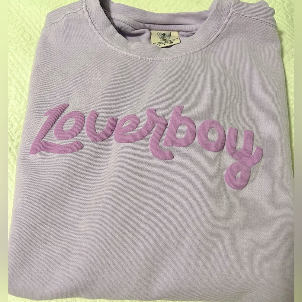 NWOT Cozy orchid Loverboy sweatshirt